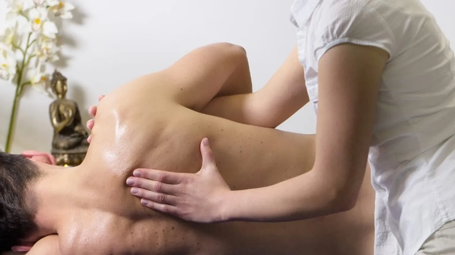 Best Massage Near Phrom Phong BTS | Sukhumvit Soi 22 Guide